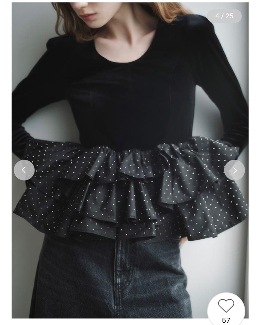 完売‼️LILY BROWN（リリー ブラウン）ベロアペプラムフリルトップス