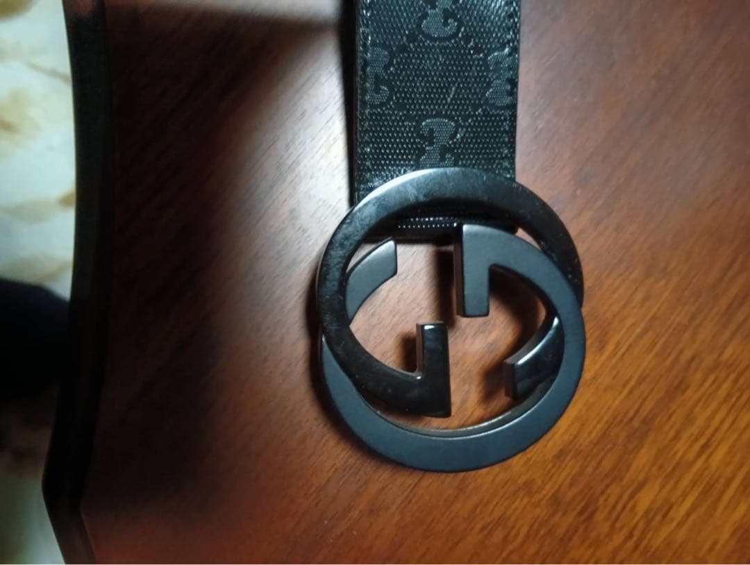 Gucci ブラック レザーベルト GGパターン