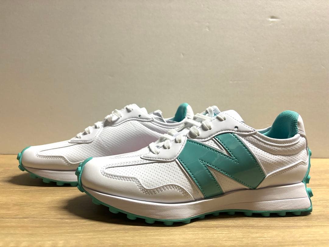 未使用 23cm D ニューバランスゴルフシューズ WGS327AC ホワイト