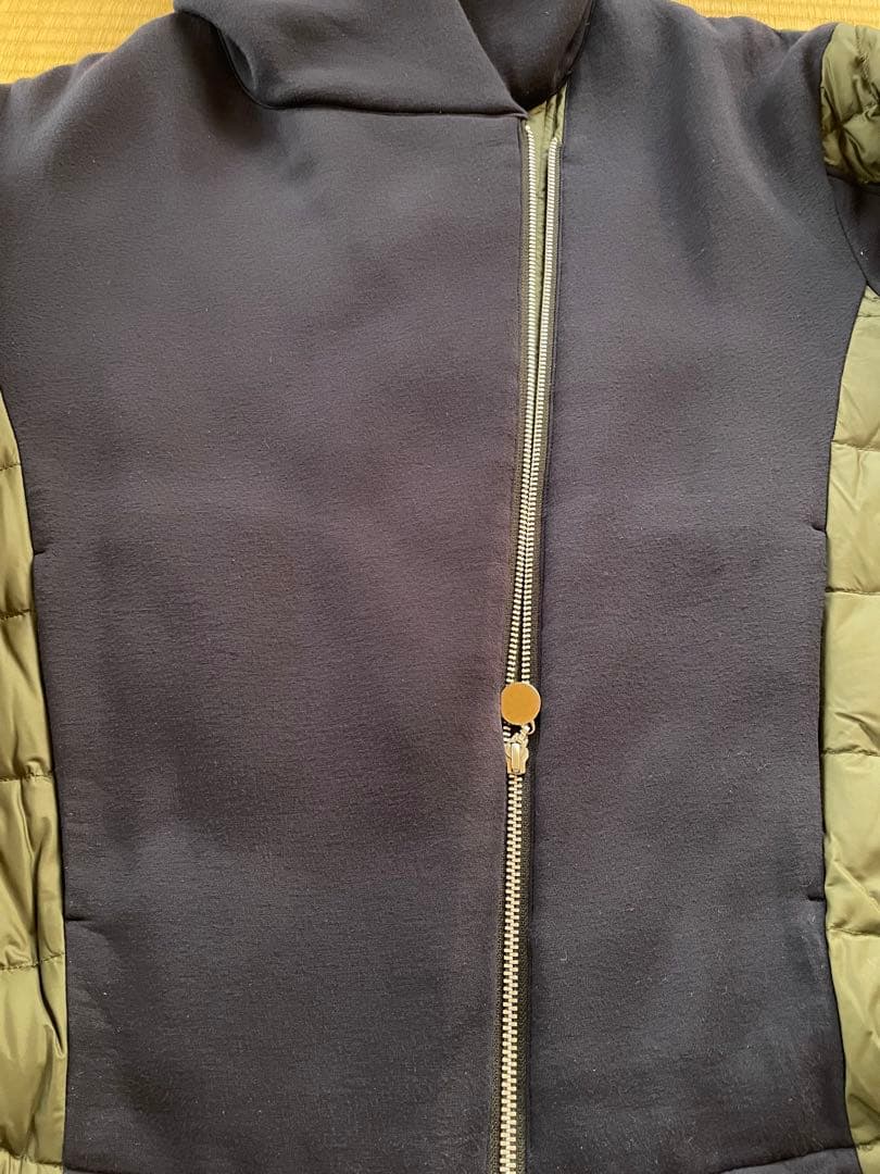 マルシャルテル　フード付きネイビー・カーキダウンジャケット