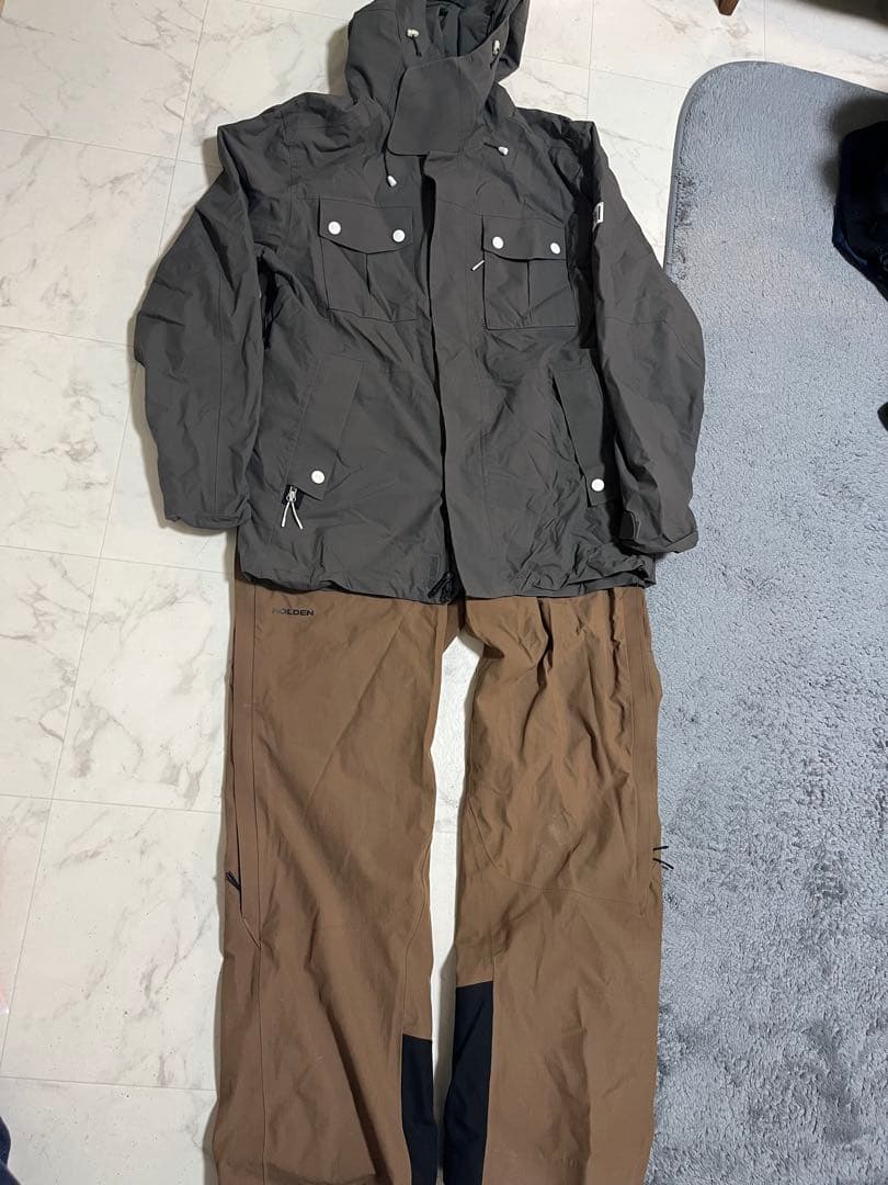 ホールデン HOLDEN スノーボード　スキー　ウェア 上下セット