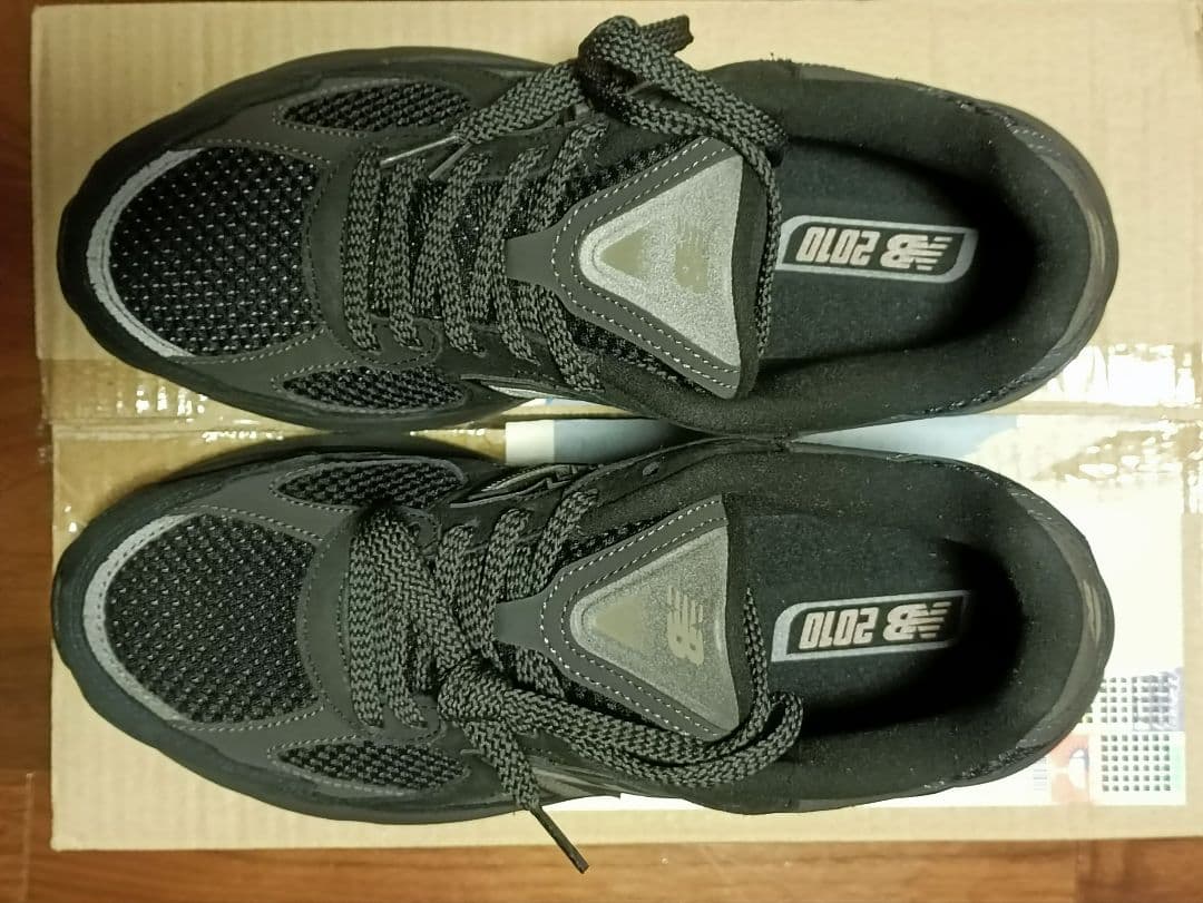 New Balance 2010 ブラック スニーカー 27