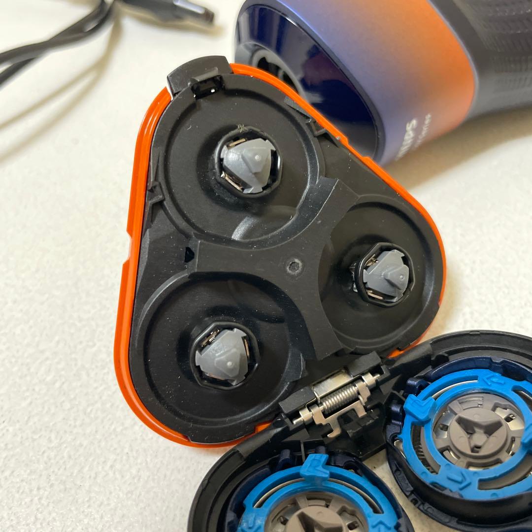 フィリップス　Phillips x5000 USB充電式 3枚刃電気シェーバー