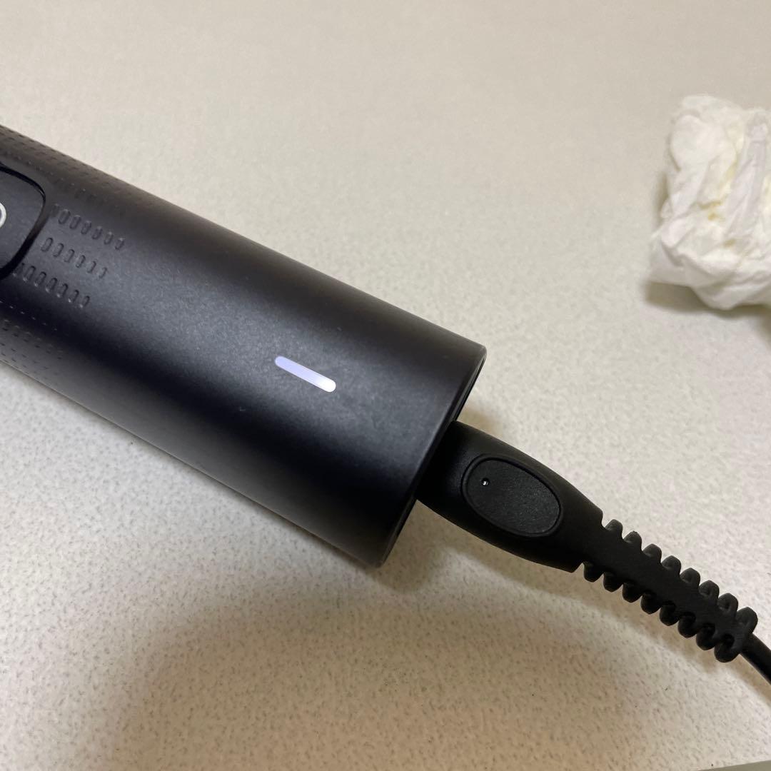 フィリップス　Phillips x5000 USB充電式 3枚刃電気シェーバー