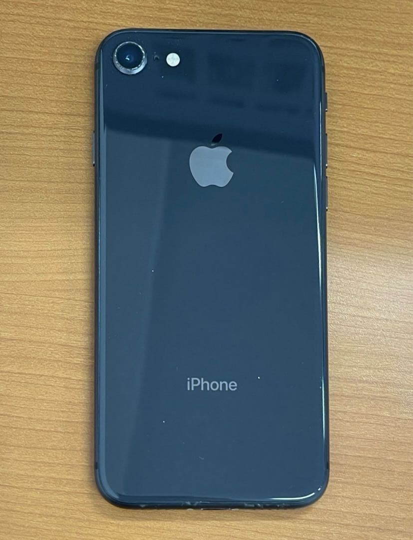 【美品】Apple iPhone 8 スペースグレー SIMフリー　本体箱付き