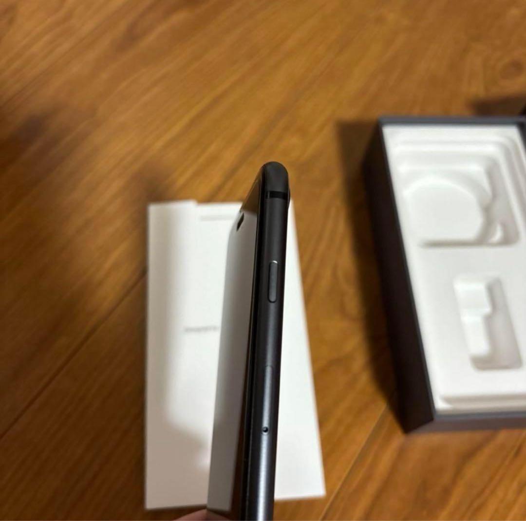 【美品】Apple iPhone 8 スペースグレー SIMフリー　本体箱付き