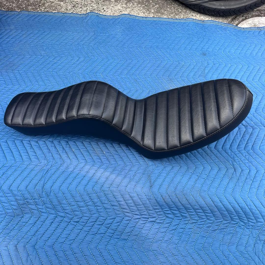 ハードライド　ビンテージキングアンドクイーン　4速フレームハーレーシート　合皮