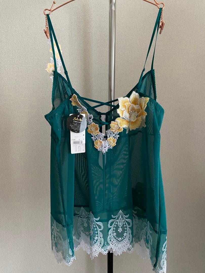 サルート 68G 夕陽の余韻に抱かれて キャミソール Mと ショーツL 新品