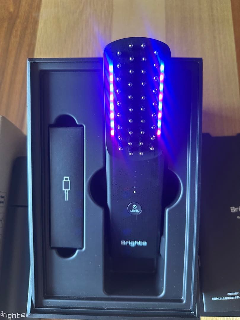 Brighte ブライト　エレキブラシ　美顔器 LEDライト機能付き