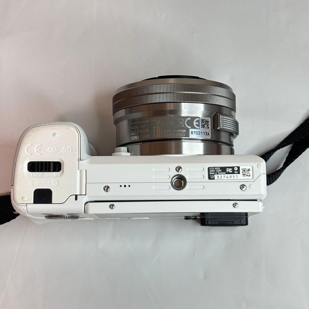 SONY α‬6000 ホワイト ミラーレス一眼 望遠レンズ付き