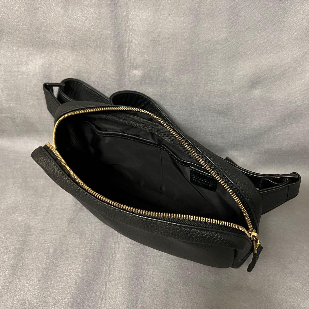 HushTug ボディバッグ