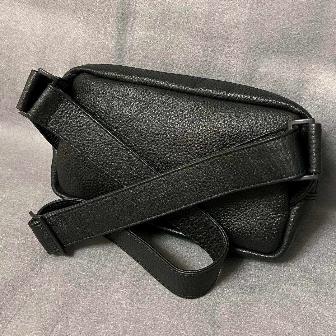 HushTug ボディバッグ