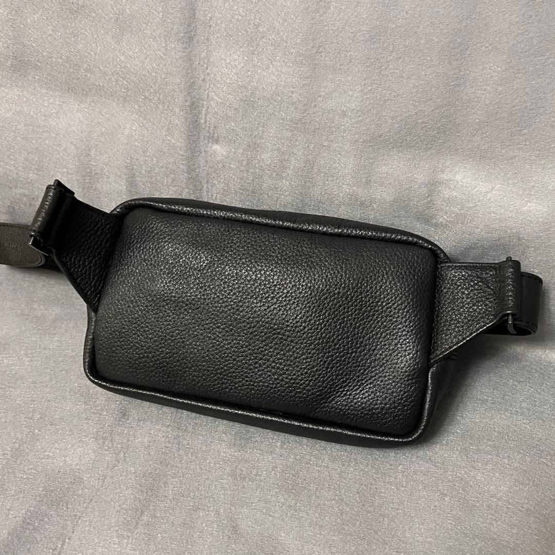 HushTug ボディバッグ