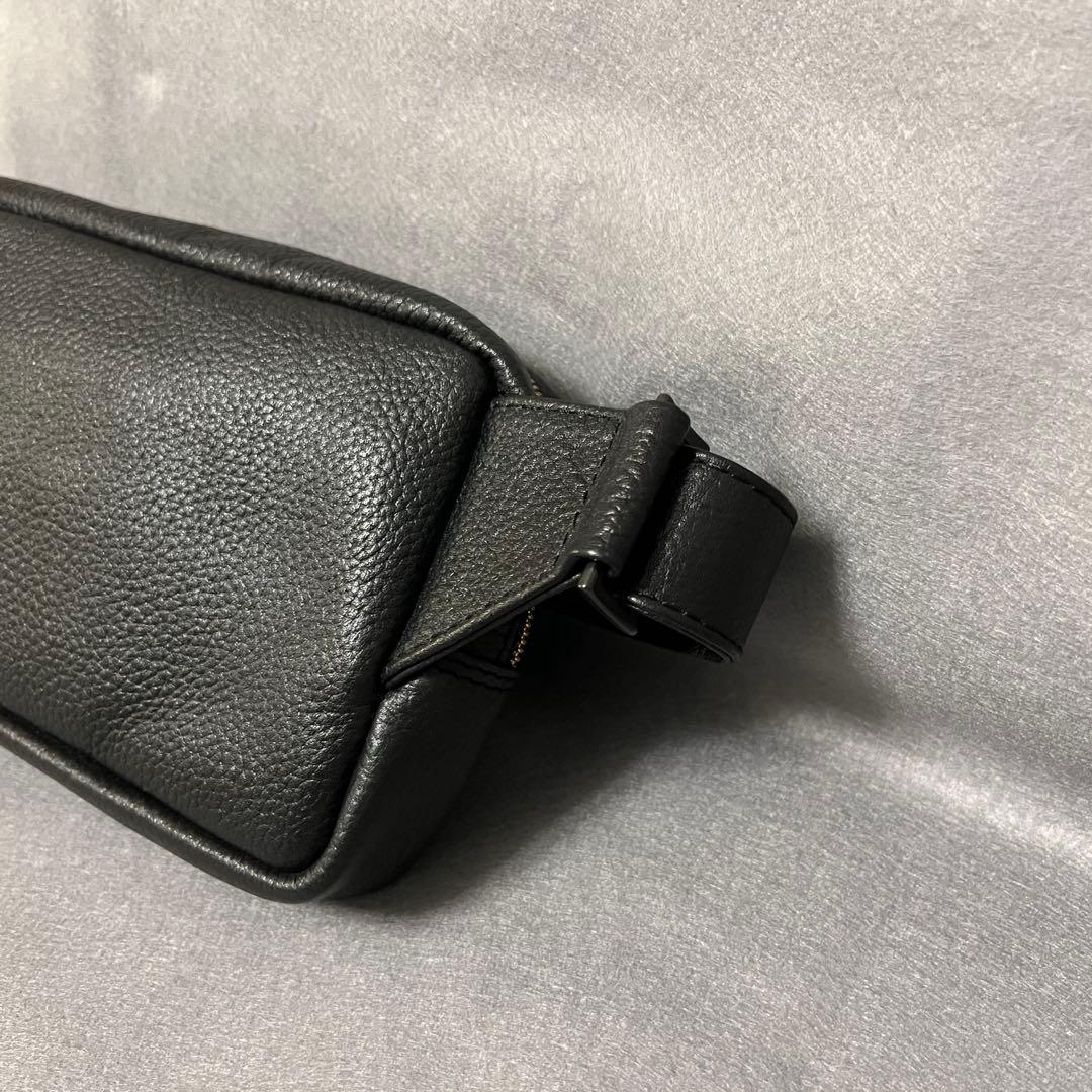 HushTug ボディバッグ