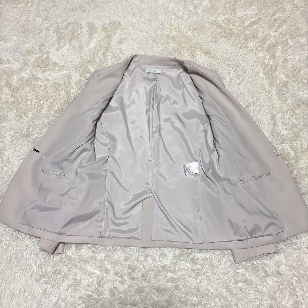 PLST　プラステ　セットアップ　ノーカラー　ボタンレス　ベージュ　Mサイズ