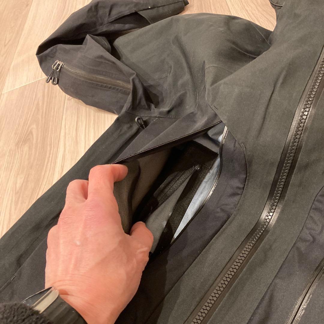 GOLDWIN GORE-TEX 3L Jacket（メンズSサイズ黒）