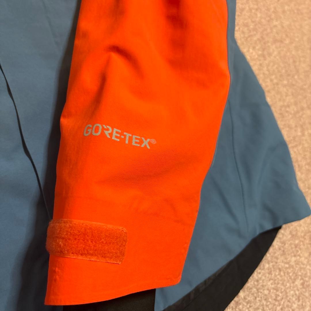 686 シックスエイトシックス GORE-TEX スノーボードジャケット　M