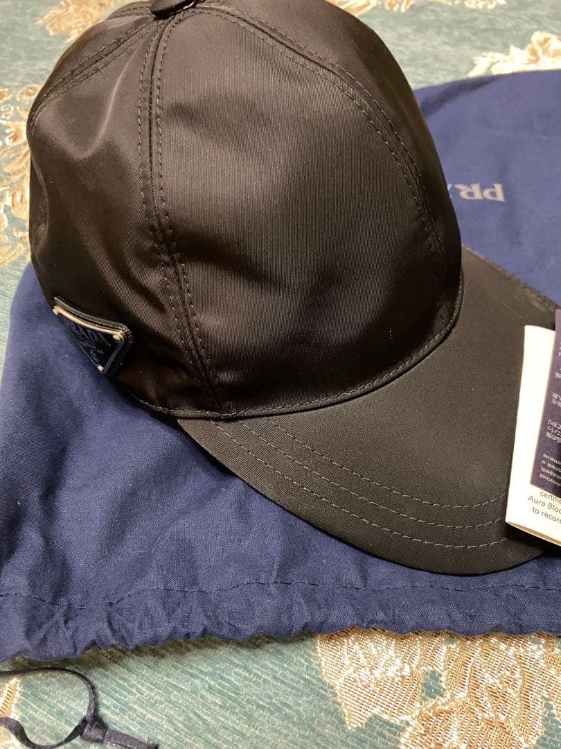 PRADA ブラック ベースボールキャップ S