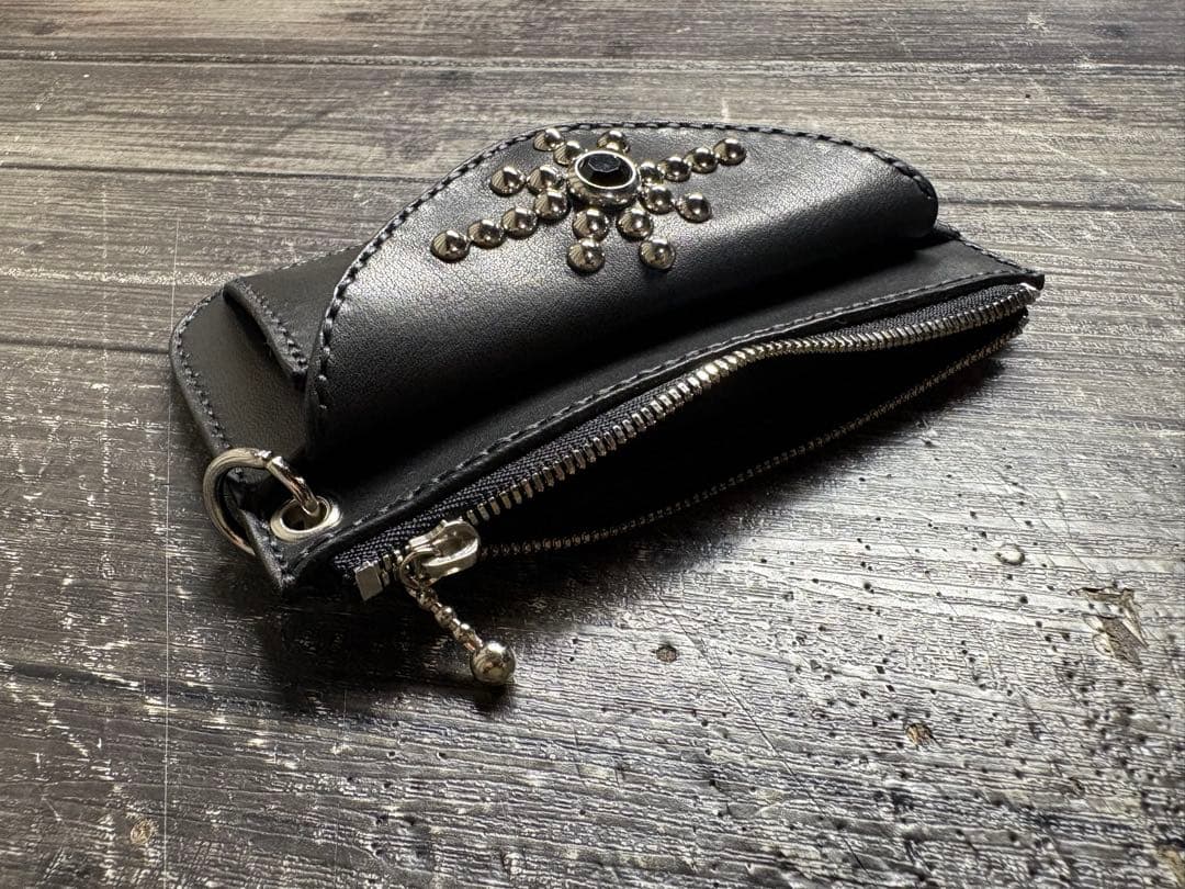 栃木サドルレザー　スタッズユーティリティコンパクトウォレット　ニッケル