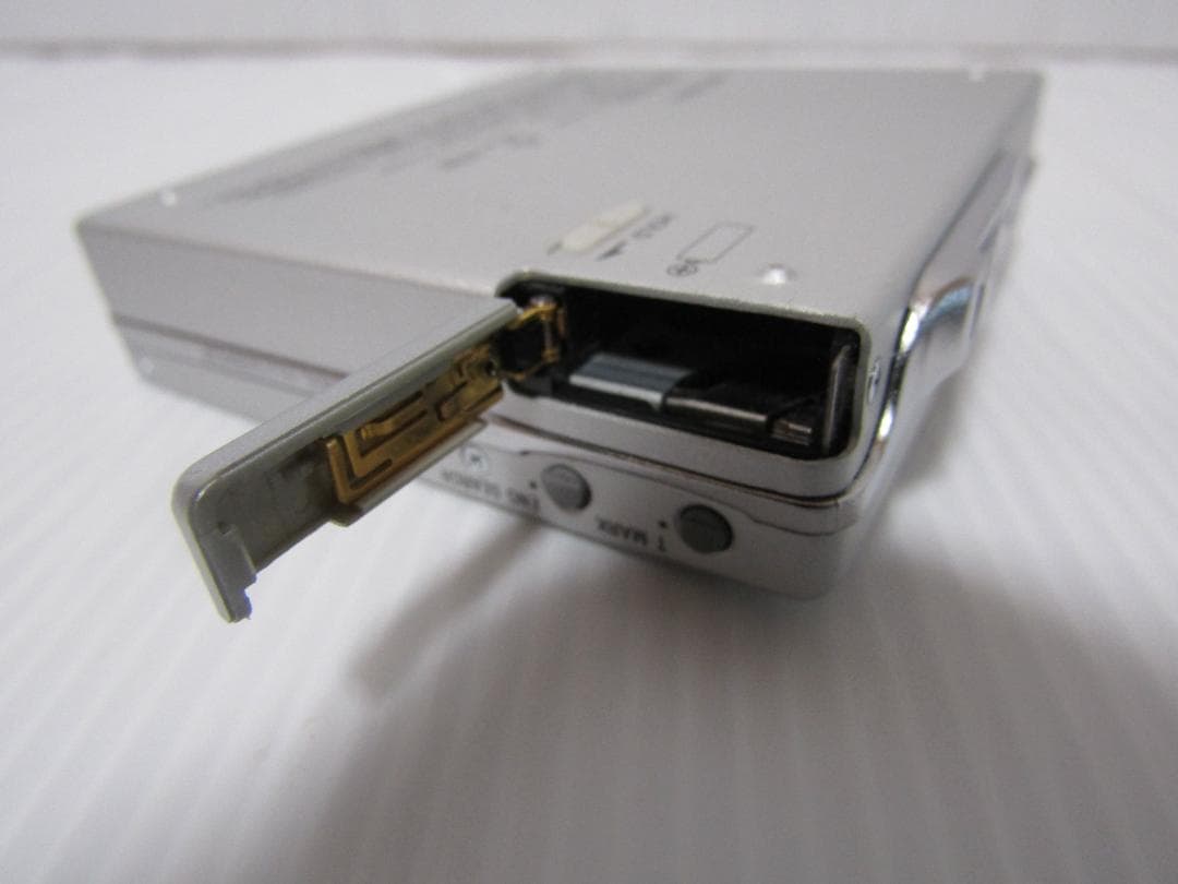 T0561 SONY MZ-R909 ポータブルMDレコーダー ジャンク