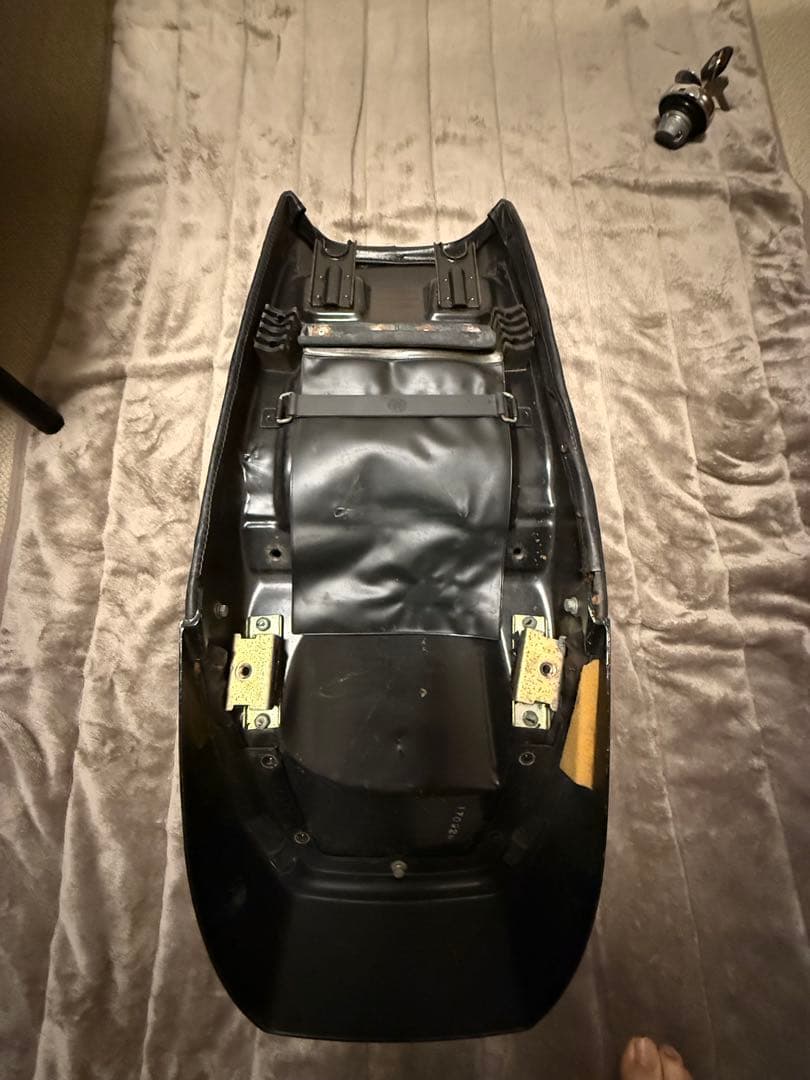 SR400 3型　純正シート