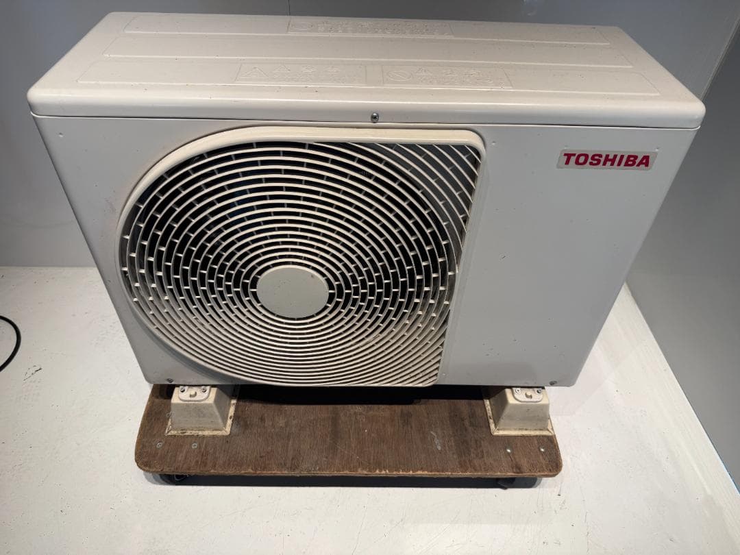208　TOSHIBA　2023年製エアコン　10～12畳用　整備済み