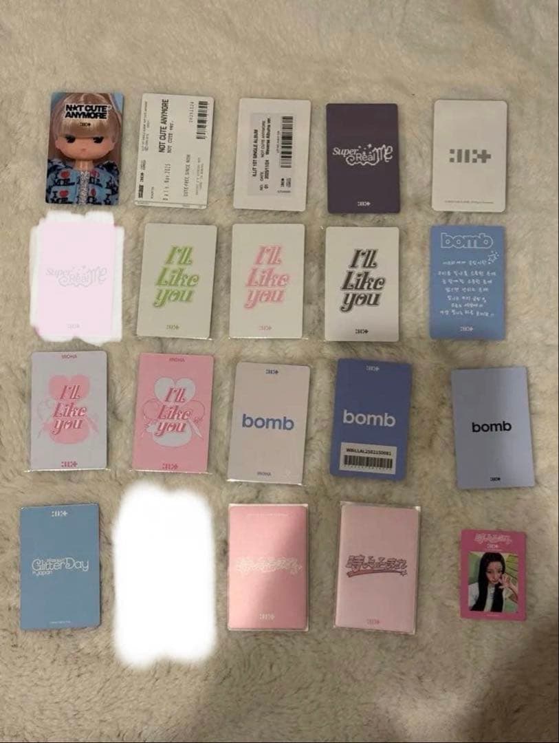 ILLIT イロハ　トレカまとめ売り