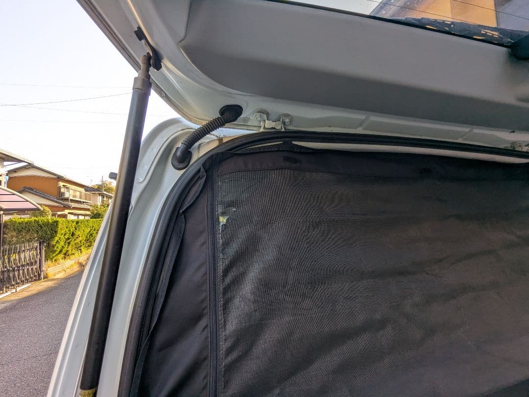 ハイエースワゴン　ワイド用　ユーアイビークル製網戸2枚目セット　車中泊におすすめ