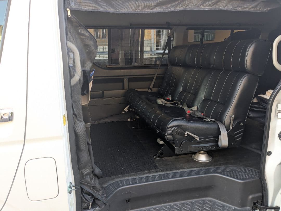 ハイエースワゴン　ワイド用　ユーアイビークル製網戸2枚目セット　車中泊におすすめ