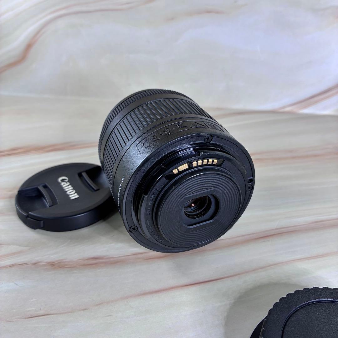 Canon　キャノン　EOS Kiss X10　レンズ付き 美品