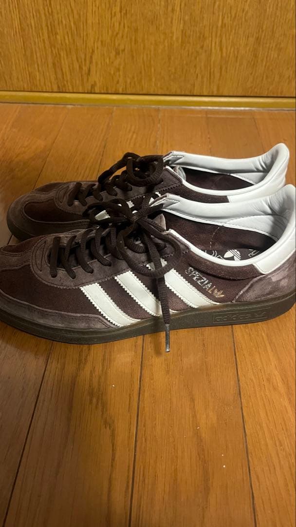 adidas スペツィアル ブラウン スエード スニーカー