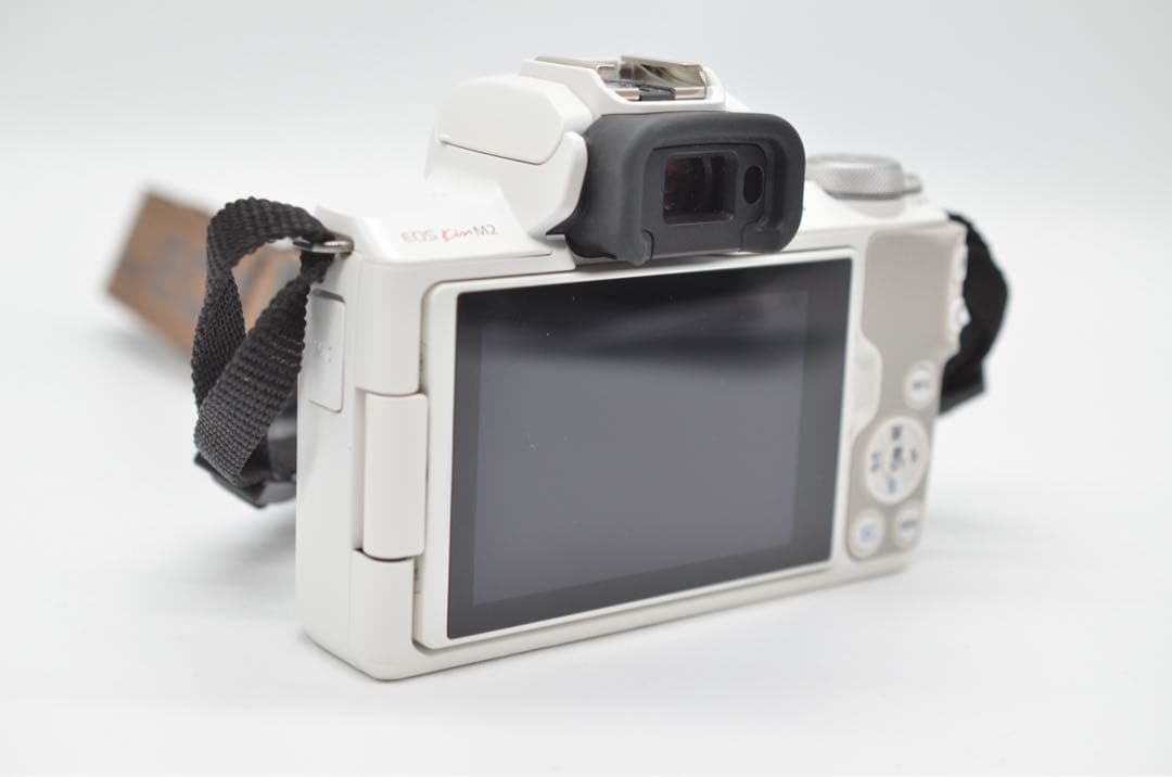 Canon カメラ EOS Kiss M2 ダブルズームキット ホワイト