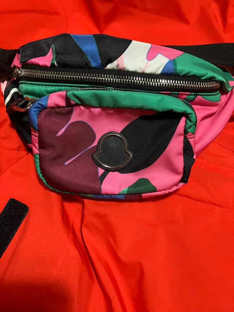 モンクレール ボディバッグ・ウエストポーチ カラフル