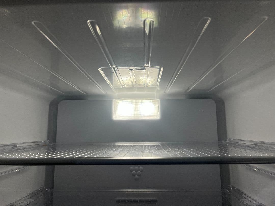 シャープ大型6ドア冷凍冷蔵庫445L　横縞模様LED照明自動製氷機能付き19年製