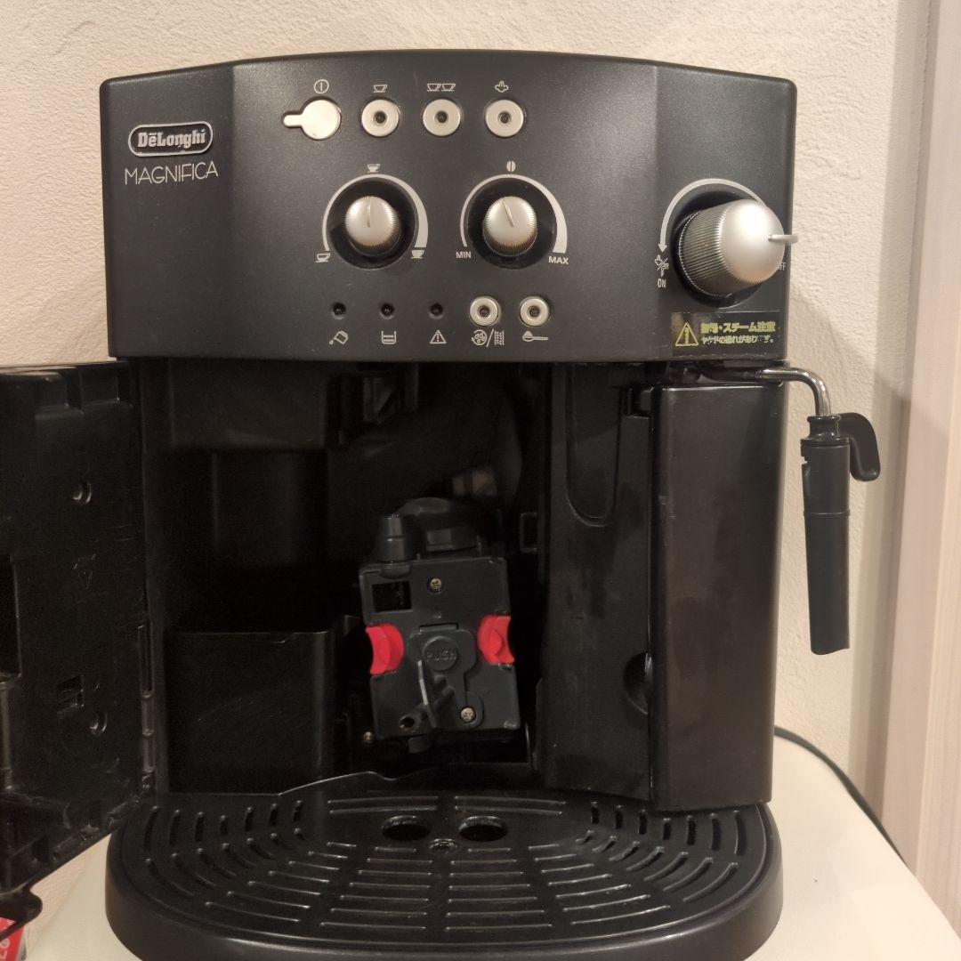 DeLonghi MAGNIFICA ESAM1000SJ エスプレッソマシン