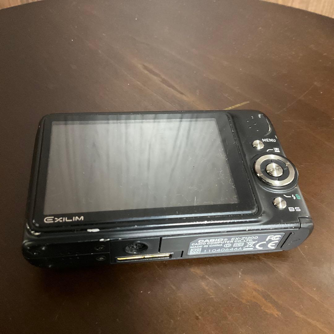 デジタルカメラ Casio EXILIM-Z1200