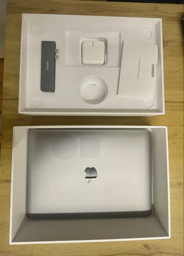 MacBook air 2020 【intel core i5 13.3インチ】