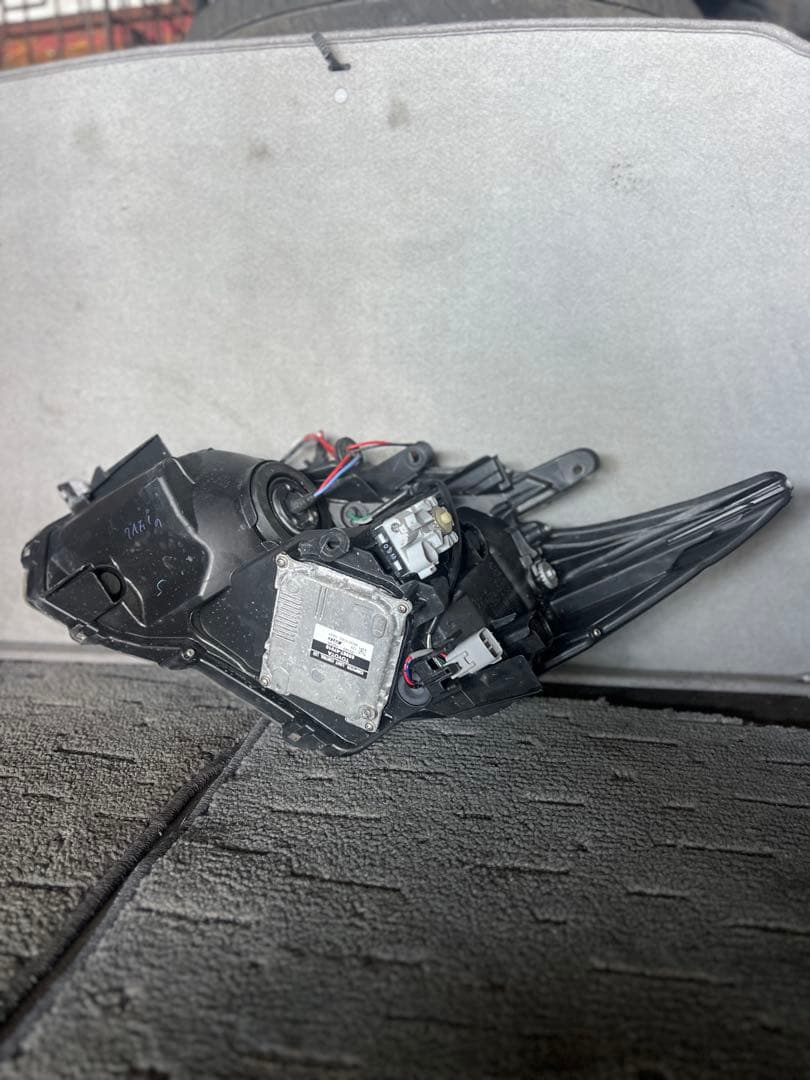 ￼プリウス￼30系ヘッドライト