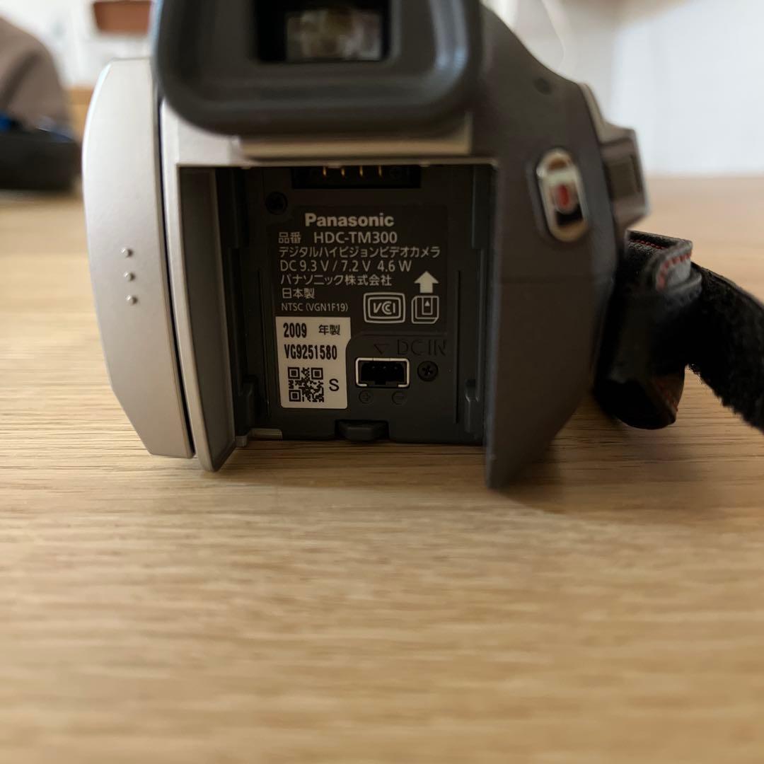 ビデオカメラ Panasonic HDC-TM300