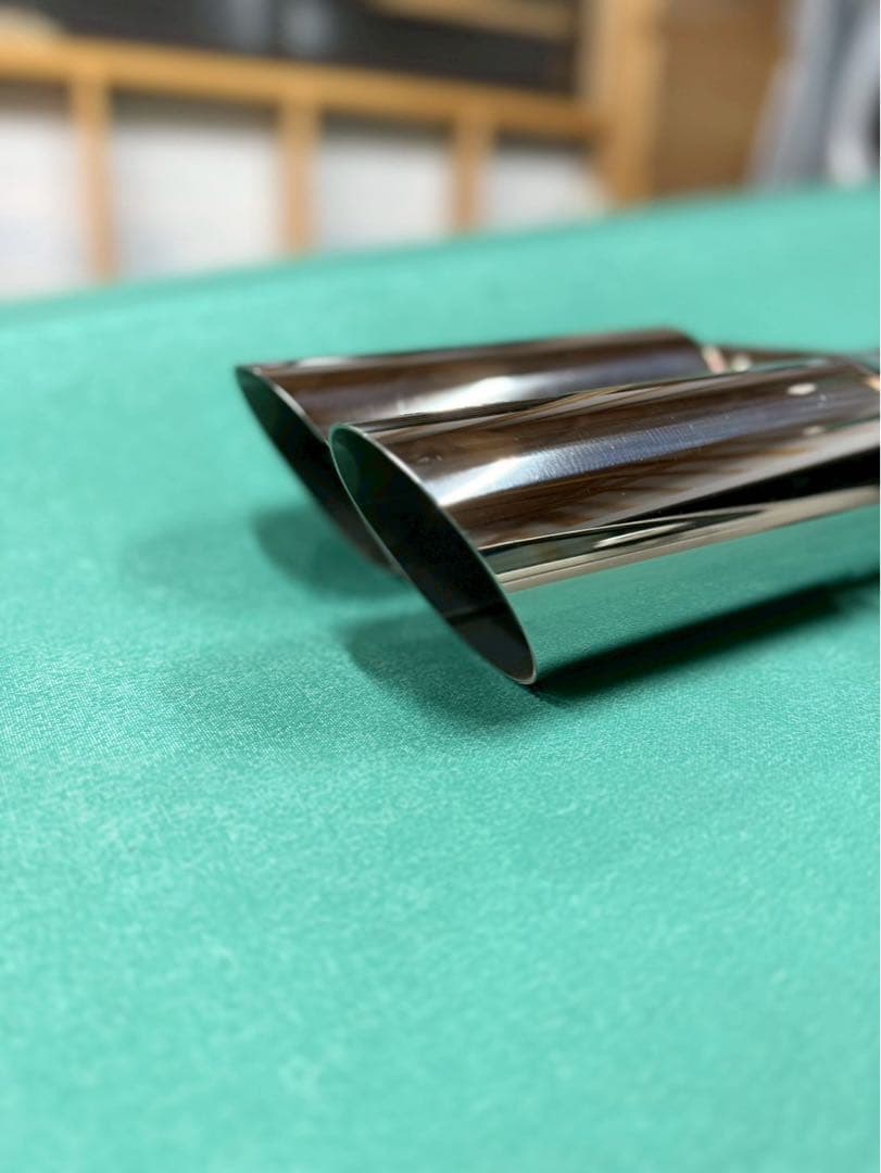 クラ　AXVH70カムリ　マフラー