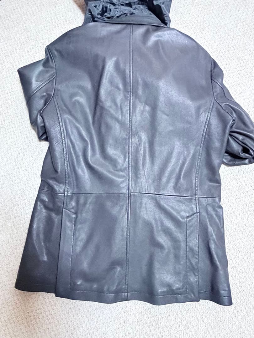 s*a様 エンポリオアルマーニ　黒 レザーブレザージャケット 取外フード付き