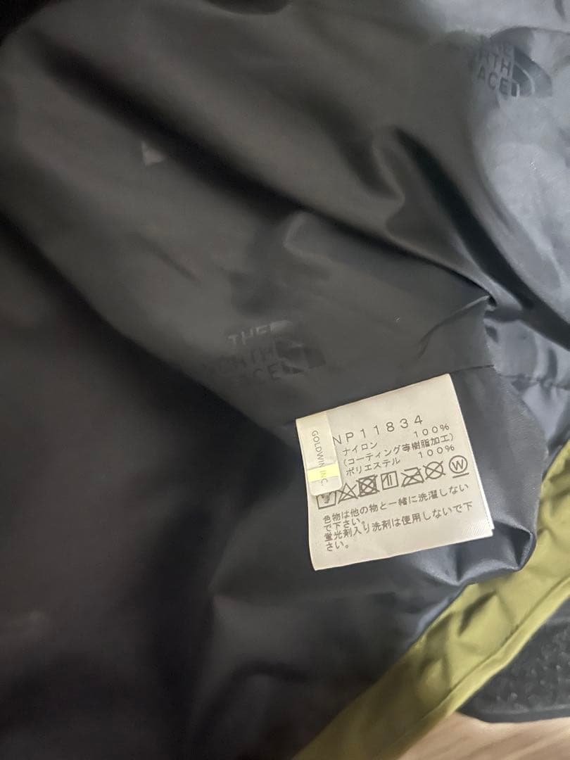 THE NORTH FACE マウンテンライトパーカー オリーブ/ブラック