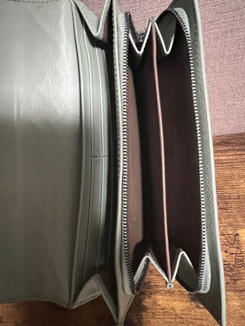 ボッテガヴェネタ イントレチャート長財布緑