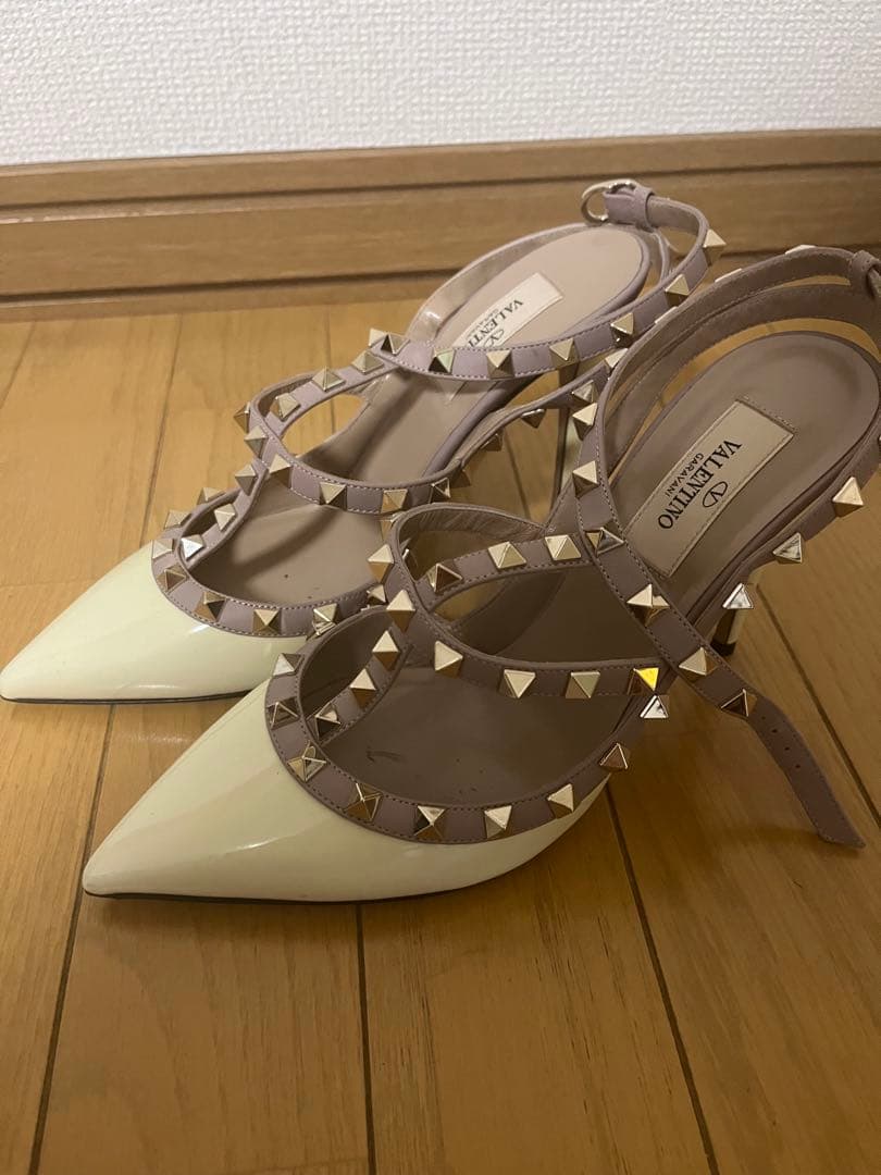 Valentino スタッズ付きハイヒールパンプス　24.5 38サイズ