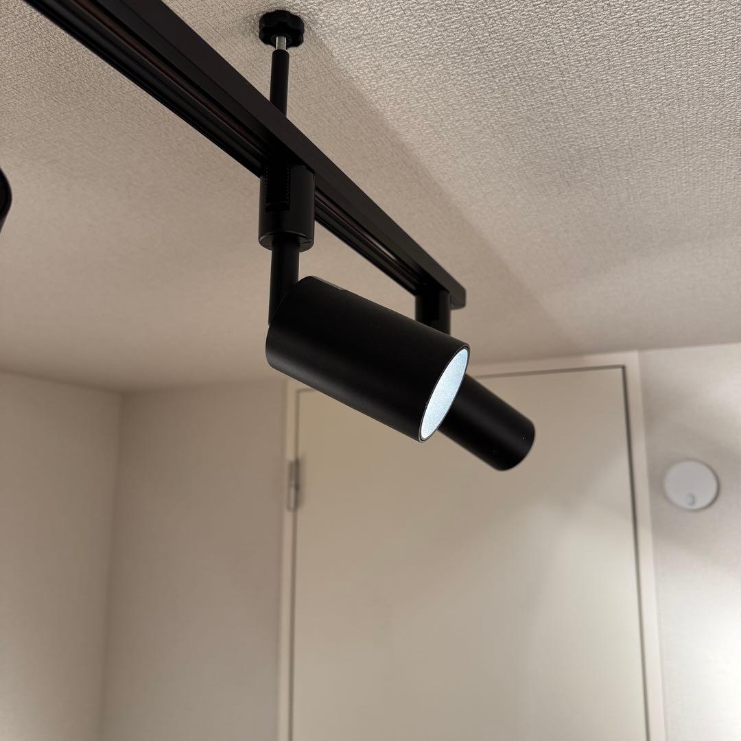 共同照明　ダクトレール1.5m＋スポットライト×8個