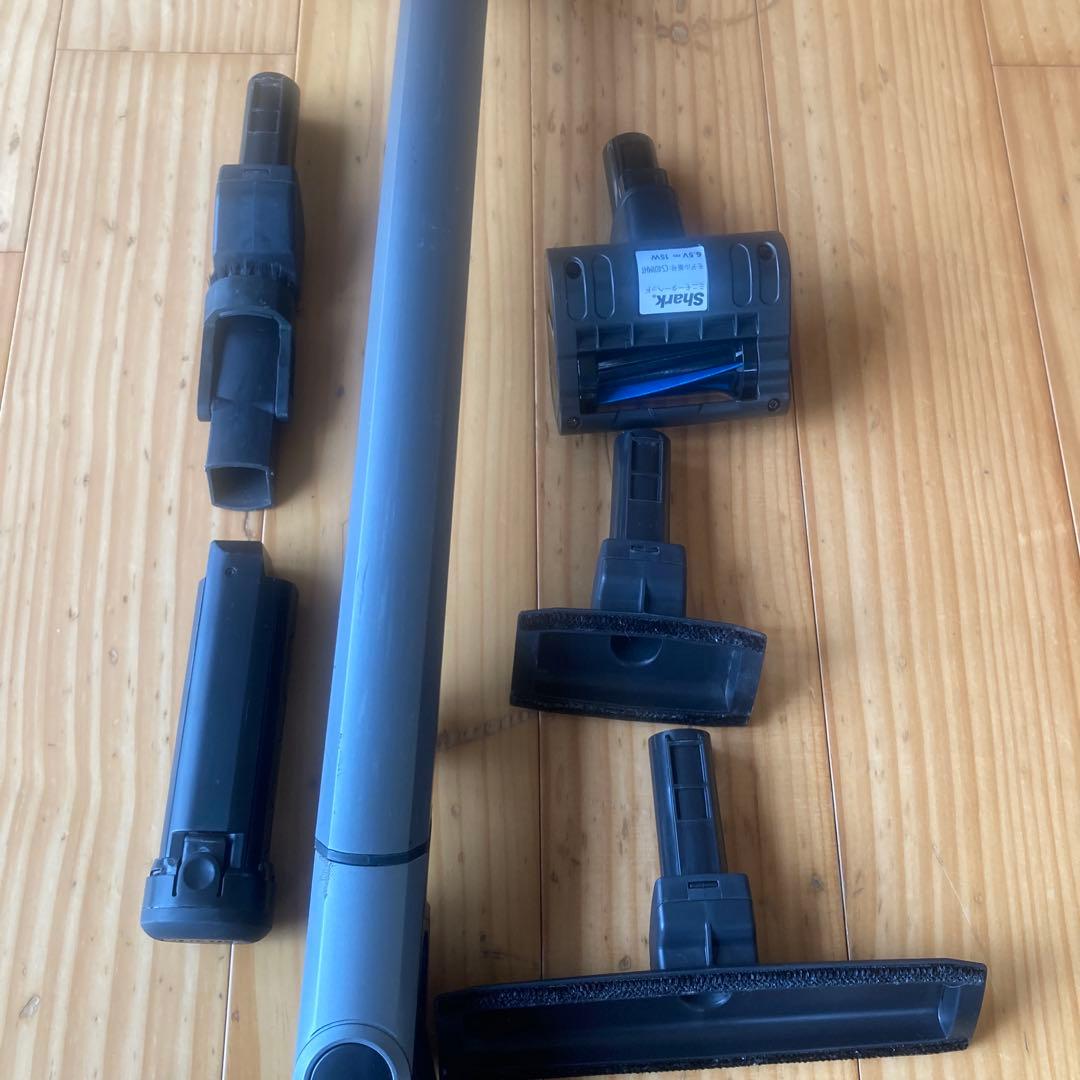Shark スティッククリーナー本体 充電器・アタッチメント付き【値下げ】