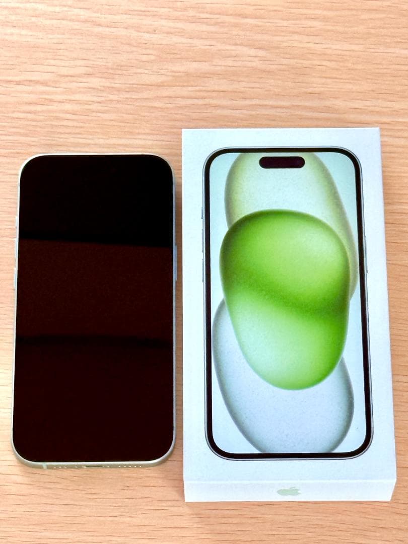 iPhone15 256GB グリーン バッテリー97% SIMフリー