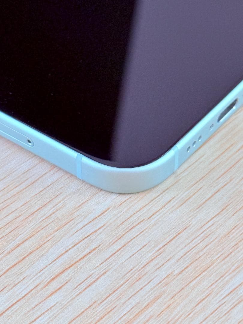 iPhone15 256GB グリーン バッテリー97% SIMフリー