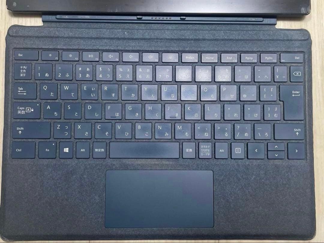 Surface Pro 7 本体、キーボード、ペン付属