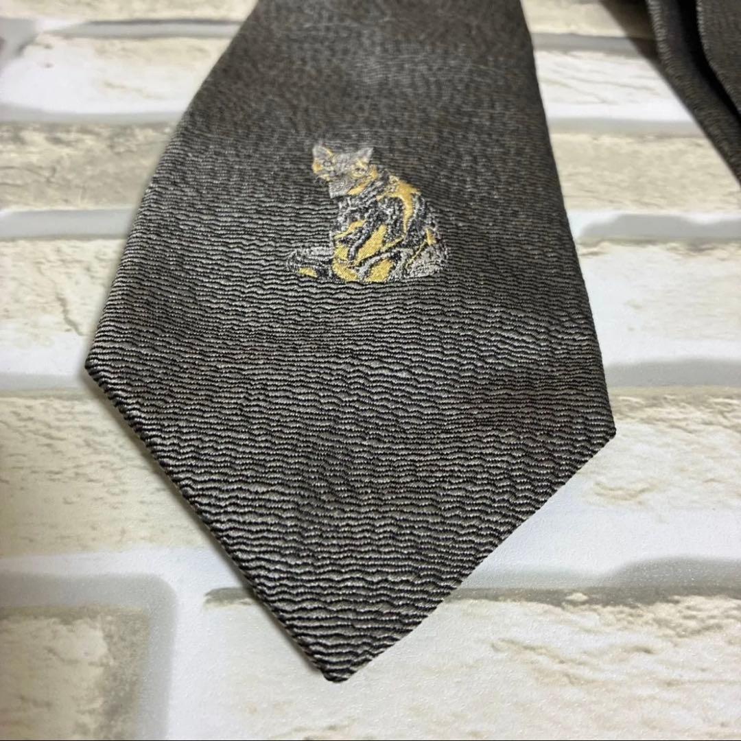 ドミニクフランス猫刺繍 グレー シルクネクタイ
